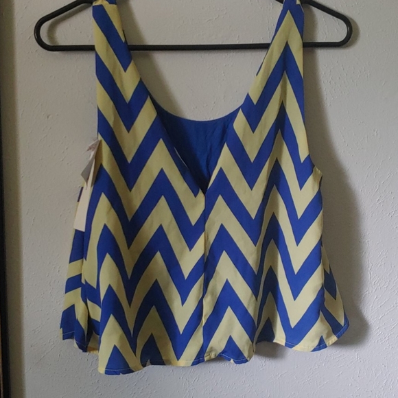 Top - Picture 2 of 2